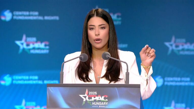 Α.Λατινοπούλου - CPAC: “Η E.E. χρειάζεται περισσότερους Όρμπαν και λιγότερους Μακρόν & Μητσοτάκηδες»